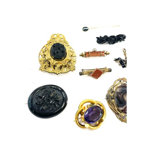 501 - 10 X Antique pieces of Jewellery