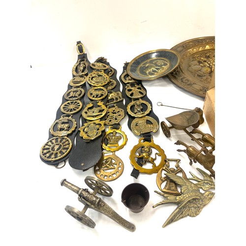 340 - Selection of assorted brassware and metalware to include Tankards, chargers etc