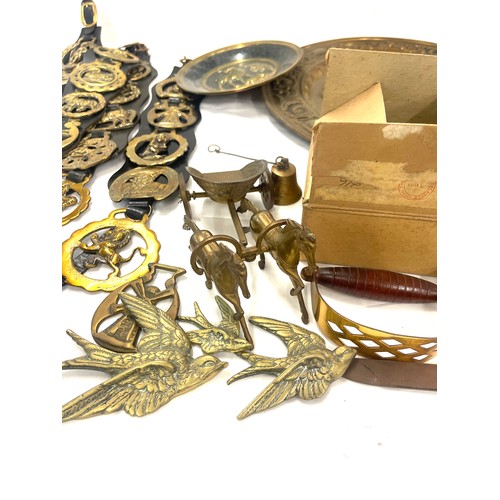 340 - Selection of assorted brassware and metalware to include Tankards, chargers etc