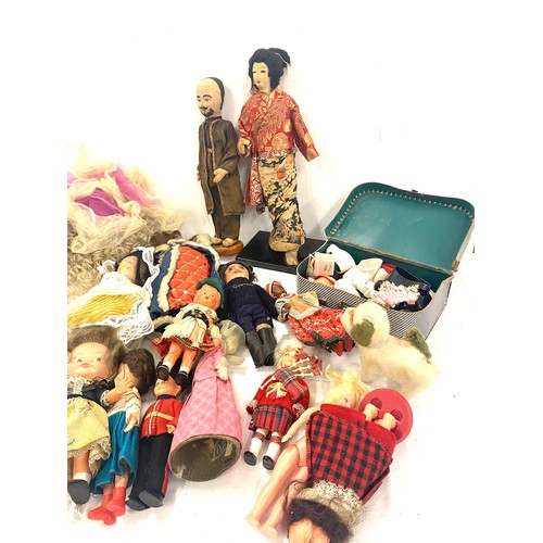 286 - Selection vintage dolls, puppets etc