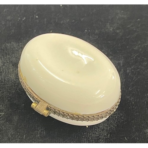 495 - Vintage Coke porcelain pill box, approximate measurements: 5.5 x 5cm