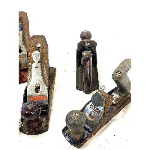 40 - Selection of woodwork planes to include 2 Stanley