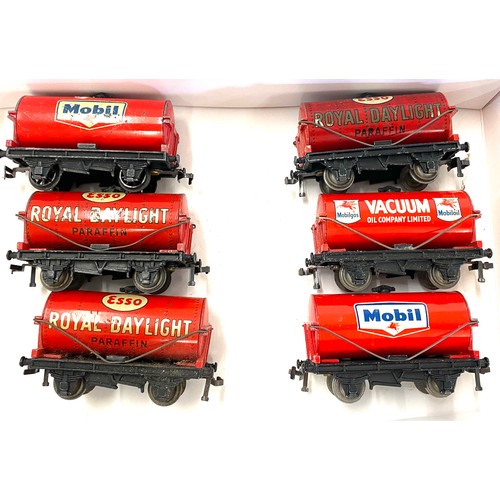 601 - 6 Vintage hornby Dublo tank wagons includes Mobil, Esso Royal daylight, Vacuum etc