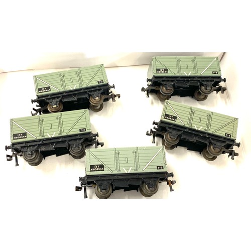 582 - Selection of 5 Hornby Dublo high sided coal wagon 12t M608344