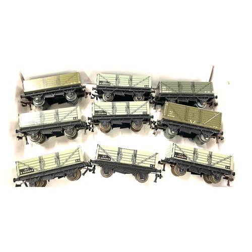 585 - Selection of hornby dublo mineral wagons includes 12t e404844, 404844