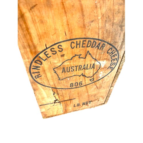 311 - Rindless cheddar cheese, advertising blocks, 15