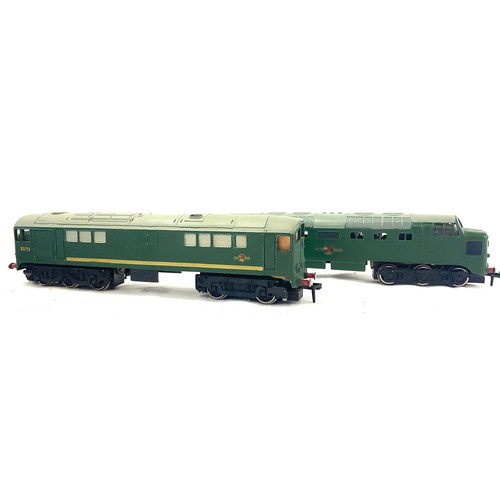 600 - A selection of engines to include Hornby D7513