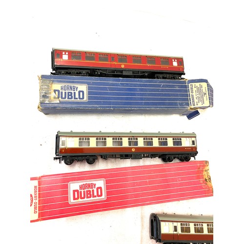 604 - Selection of Boxed Hornby carriages includes D12 Corridor, 4078 Composit, 4061 open corridor coach, ... 