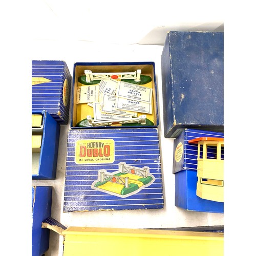 295 - Selection of boxed Hornby items includes Hornby Dublo controller type c3, d1 signal cabin, Hornby 32... 