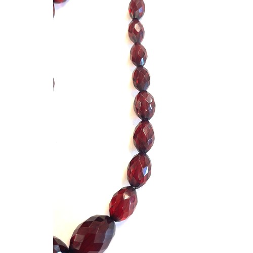 506 - Vintage faceted amber bead bakelite necklace weight approx 38grams length approx 38cm