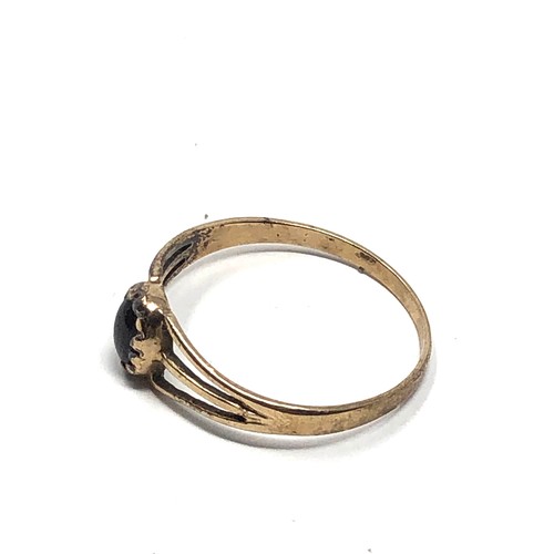 228 - 9ct gold vintage garnet ring (1.1g)