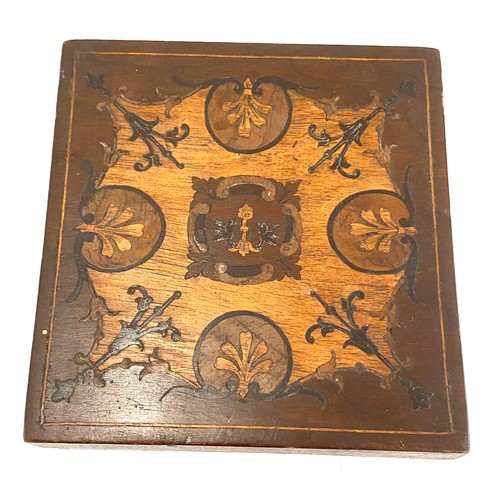 568 - 1930s Wooden inlaid cigarette box