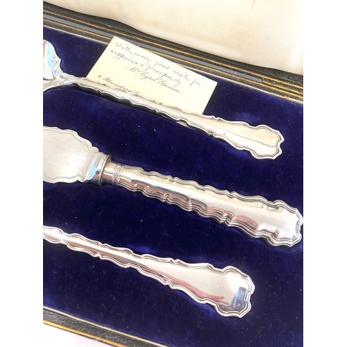 548 - Vintage cased silver plated serving set