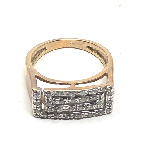 157 - 9ct gold diamond ring (4.9g)