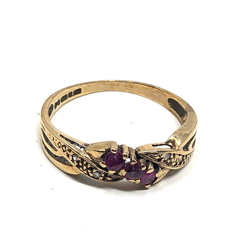 125 - 9ct gold vintage ruby & diamond ring (1.8g)