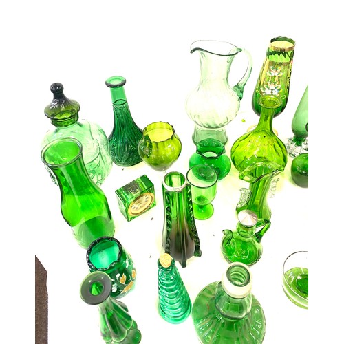 183 - Selection of coloured glassware