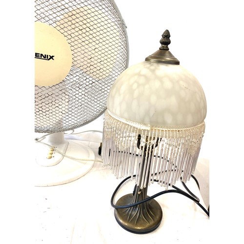 383 - Desk fan and table lamp, both untested