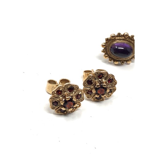 131 - 3 x 9ct gold vintage gemstone stud earrings inc. amethyst & opal (4.2g)