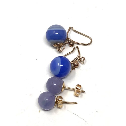 211 - 2 x 9ct gold  drop & stud earrings inc. agate & lavender jade (8.6g)