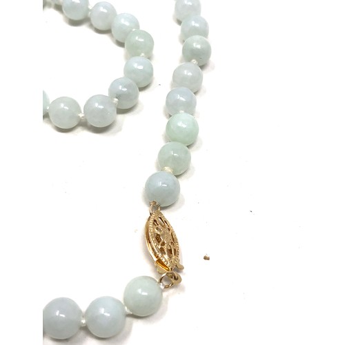 158 - 14ct gold clasp jade beads  necklace (25.9g)