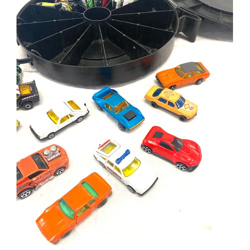 112 - Hot wheels carrying case to include diecast cars and later, Matchbox, Corgi, Hot wheels etc