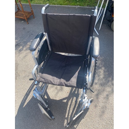 432 - Full size folding wheel chair