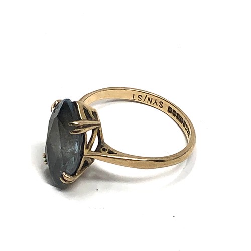 58 - 9ct gold vintage blue stone ring (2.7g)