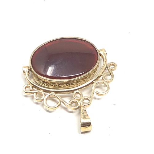 99 - 9ct Gold Framed Onyx & Carnelian Spinner Fob (4.5g)