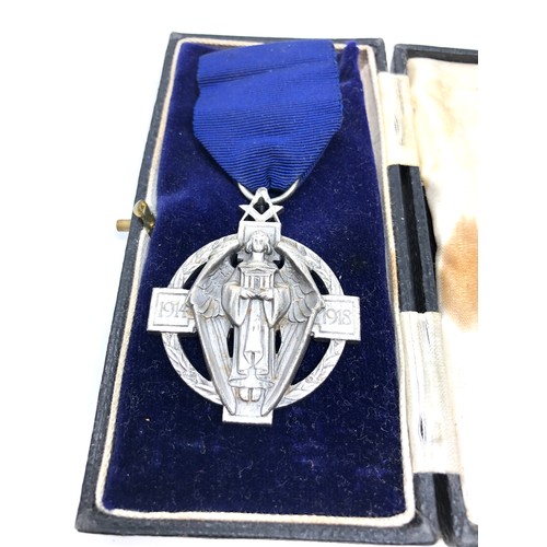 479 - 2 boxed masonic jewels