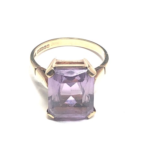 95 - 9ct gold amethyst ring (4.6g)