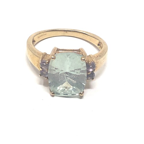 70 - 9ct gold prasiolite & rock quartz dress ring (4g)