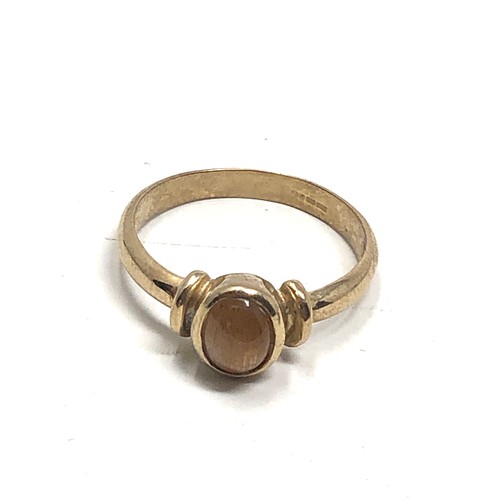 68 - 9ct gold sunstone ring (2.2g)