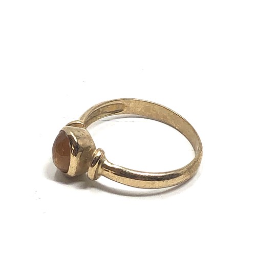 68 - 9ct gold sunstone ring (2.2g)