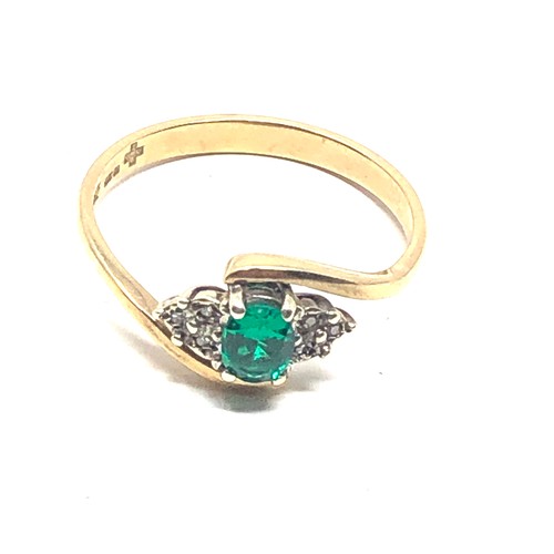 109 - 9ct gold stone set ring (2.4g)