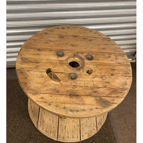 Retro old cable drum coffee table measures approx 24 inches tall, 31 ...