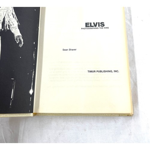 287 - 1981 Elvis Photographing the King Hard back book by Sean shaver