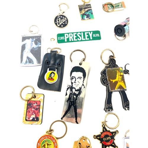 407 - Selection of assorted Elvis Presley collectors key rings