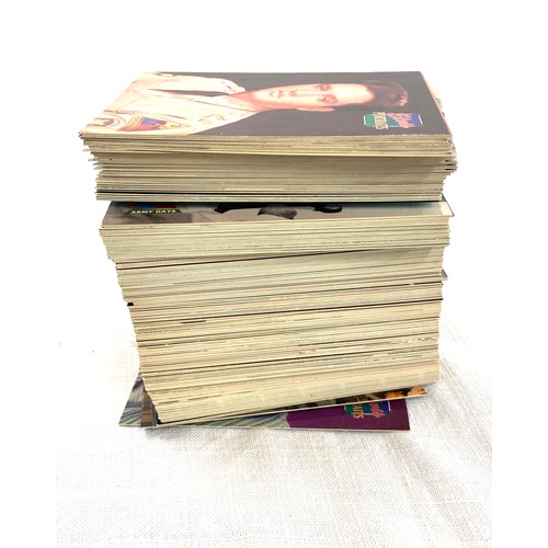 427 - Large selection of 1992 Elvis Presley collectors cards - The Cards of his Life approx 200 cards in t... 