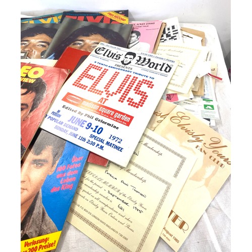 364 - Selection of Elvis Presley collectors magazines includes Elvis and madison square garden, Video revi... 