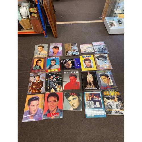 377 - Large selection of Elvis Presley collectors calendars includes years 1991, 1988, 2001 etc