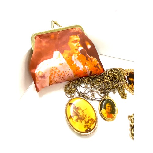 422 - Selection of Elvis Presley Memorabilia Jewellery includes Lockets, pendents etc