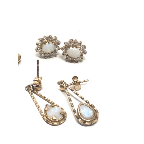 86 - 3 x 9ct gold vintage opal earrings (4.1g)