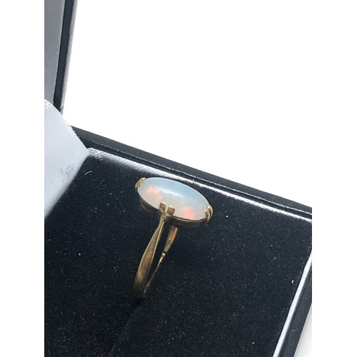 111 - 18ct gold vintage opal ring (1.5g)