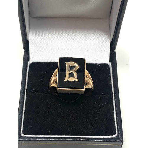 73 - 9ct gold antique initial ring (3.9g)