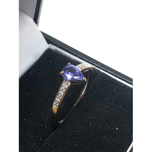 112 - 9ct gold diamond & tanzanite pear cut ring (1.7g)