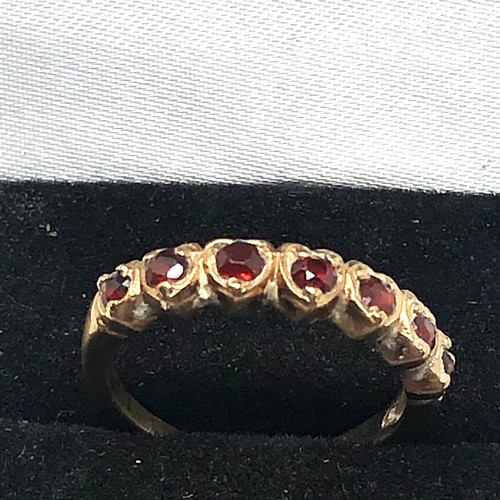 103 - 9ct gold garnet ring (2.2g)