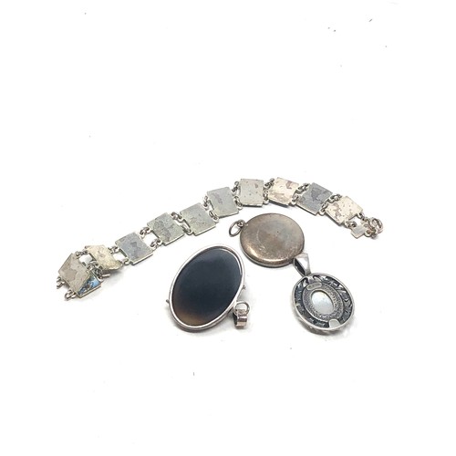 472 - 4 X Sterling silver vintage jewellery items