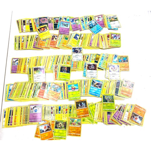 599 - Large selection of Pokemon collectors cards 2020/21 selection of 500 +cards