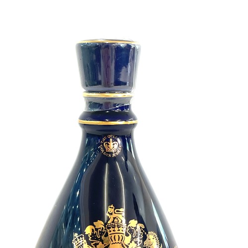 67 - Bells Whiskey limited edition celebrating 50 years reign of Queen Elizabeth II sealed with contents