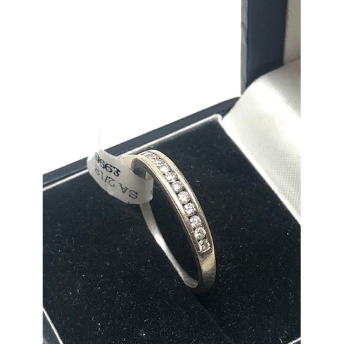 60 - 9ct gold diamond ring weight 2.1g 0.25ct diamonds label cost £995